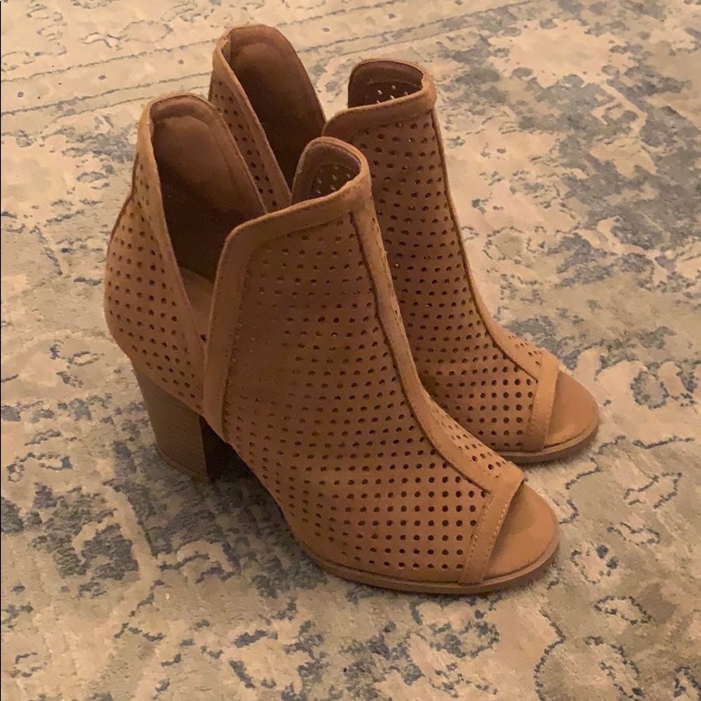 Heeled booties